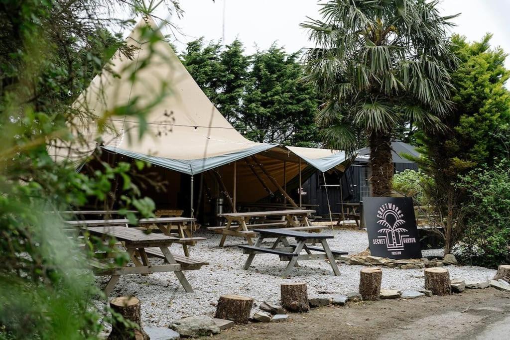Honeycomb Lodge - Holiday Home 5 Min From Padstow Luaran gambar