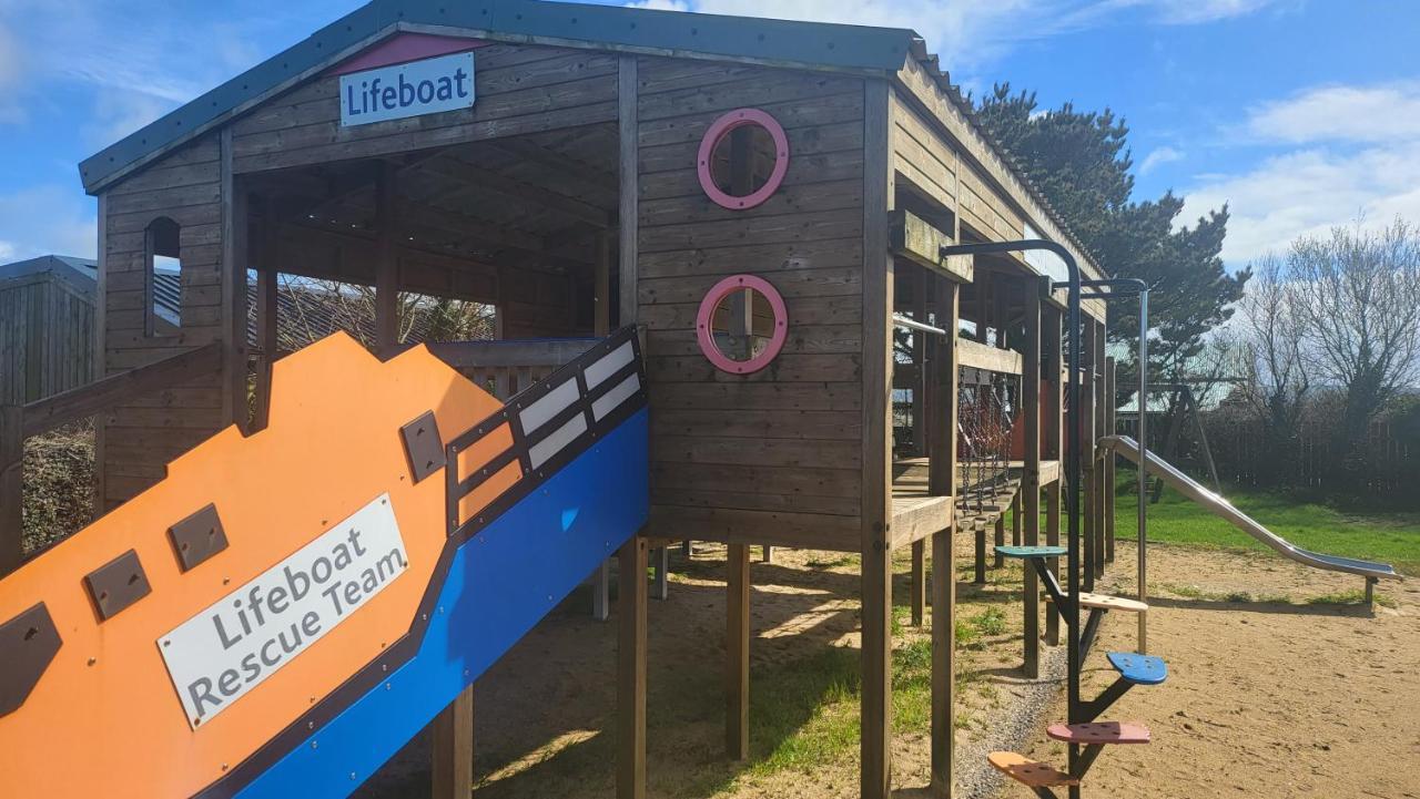 Honeycomb Lodge - Holiday Home 5 Min From Padstow Luaran gambar