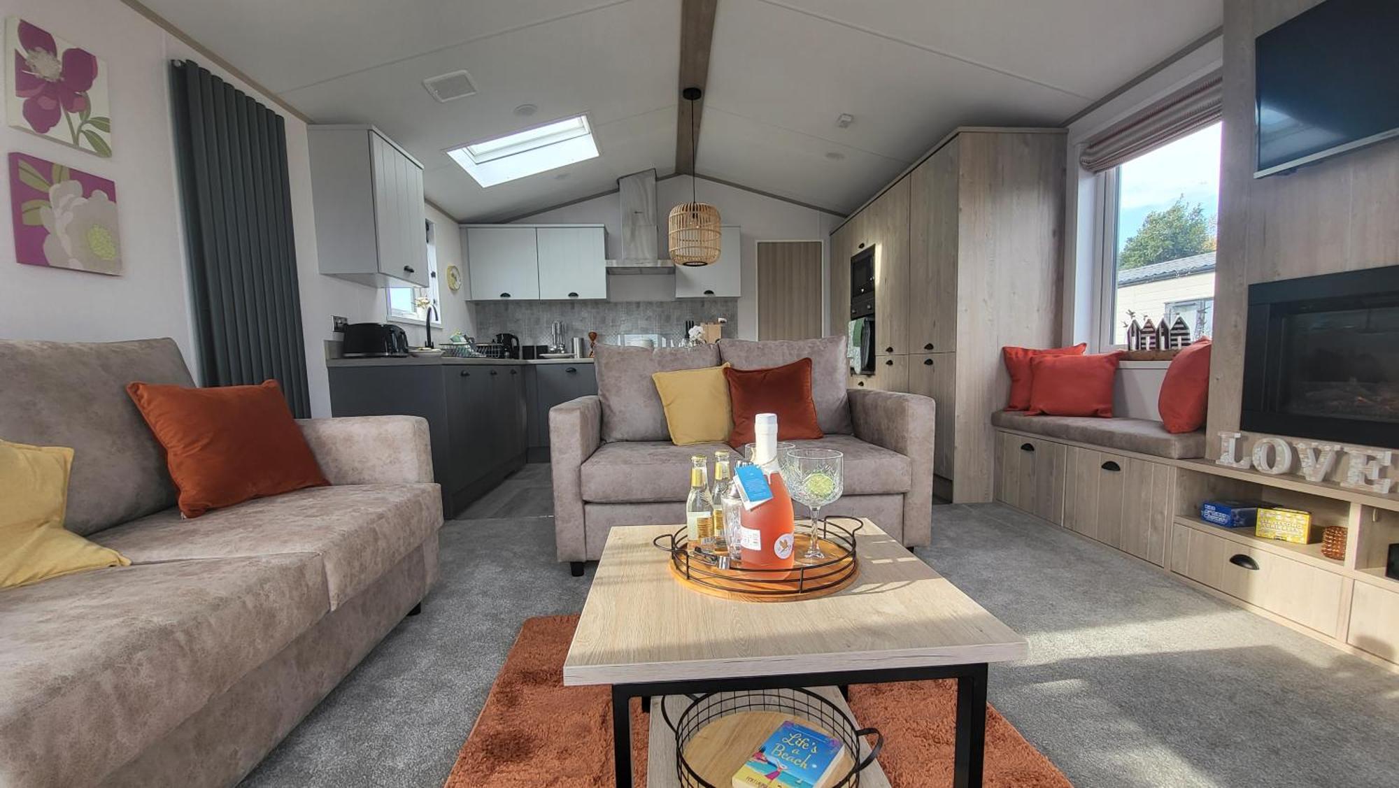 Honeycomb Lodge - Holiday Home 5 Min From Padstow Luaran gambar