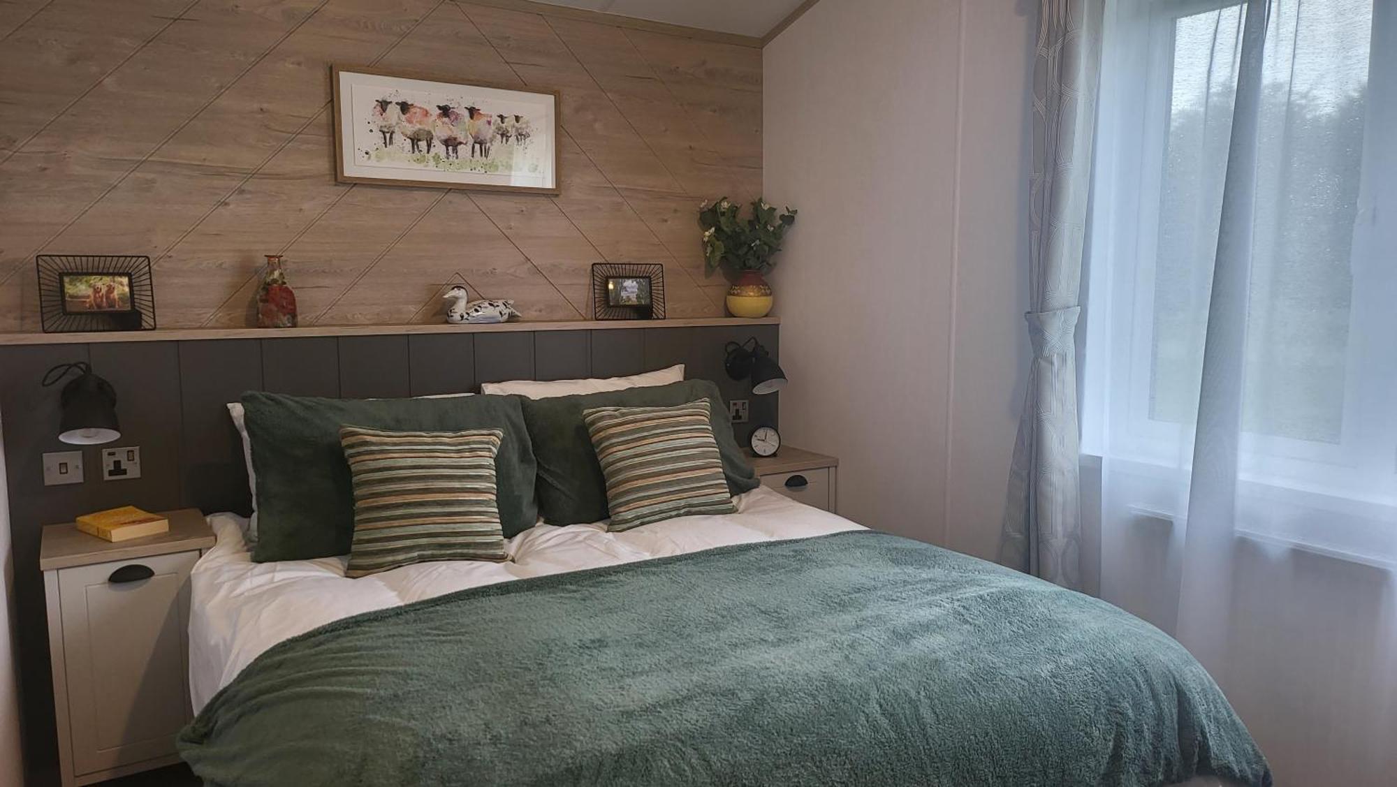 Honeycomb Lodge - Holiday Home 5 Min From Padstow Luaran gambar