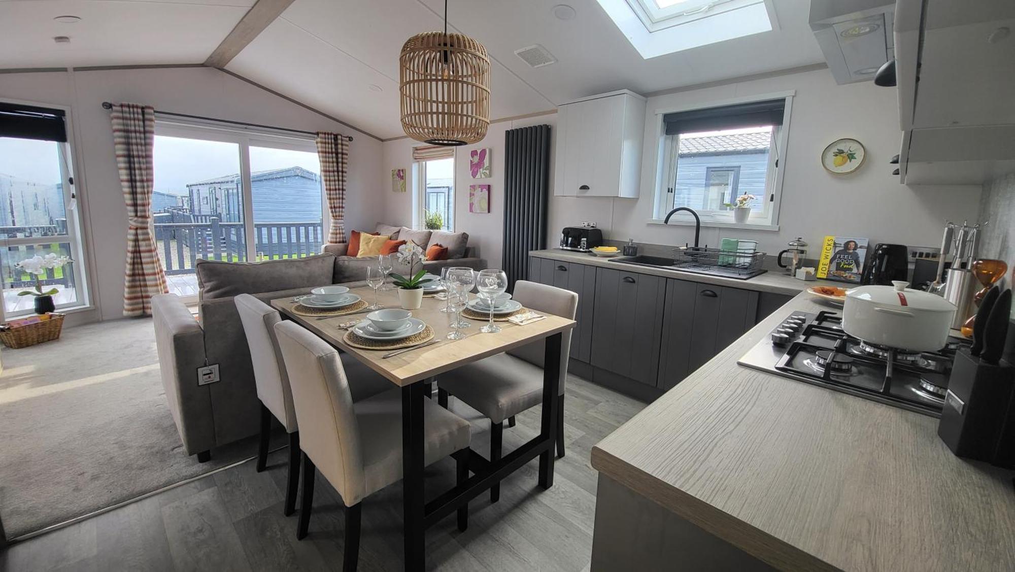 Honeycomb Lodge - Holiday Home 5 Min From Padstow Luaran gambar